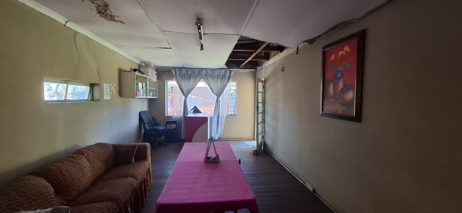 5 Bedroom Property for Sale in Ficksburg Free State